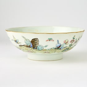 A Chinese Famille Rose Porcelain Bowl Tongzhi Mark, Republic Period