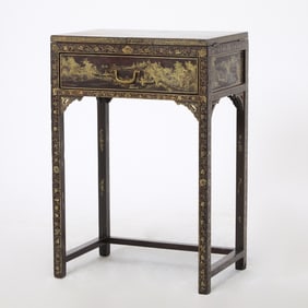 Chinese Export Gilt Decorated and Black Lacquer Vanity
