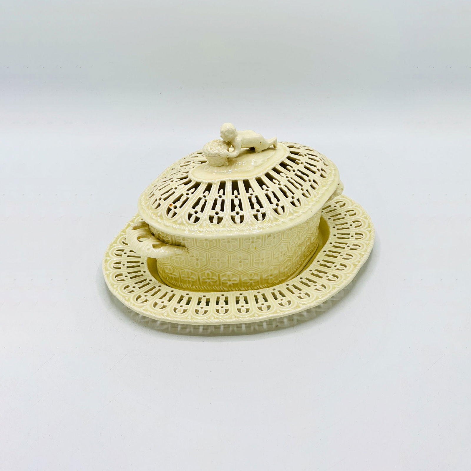 Leeds Creamware Covered Serving Dish (1 of 7)
