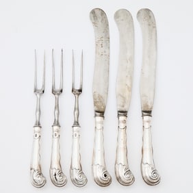 Georgian Sterling Silver Flatware Service in a Mahogany Knife Box