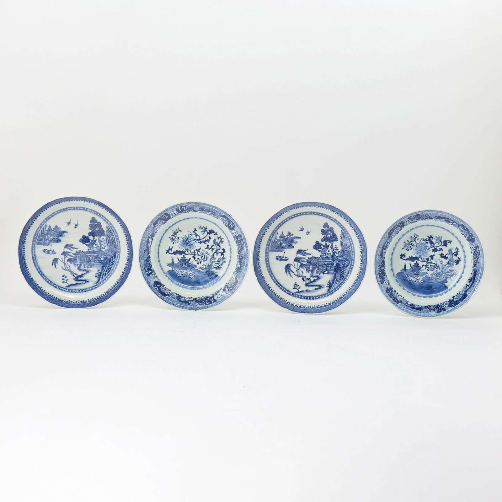 Two Pairs of Chinese Export Blue and White Porcelain Dishes Qing Dynasty (1 of 2)