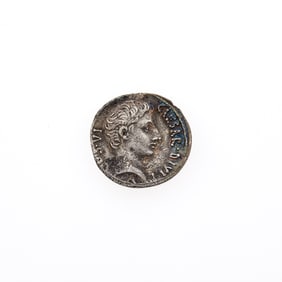 Augustus. c. 28 B.C.E. AR Denarius (3.54g, 17mm).