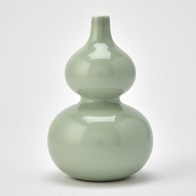 A Chinese Celadon Glazed Porcelain Double Gourd Vase Qianlong Mark, Qing Dynasty