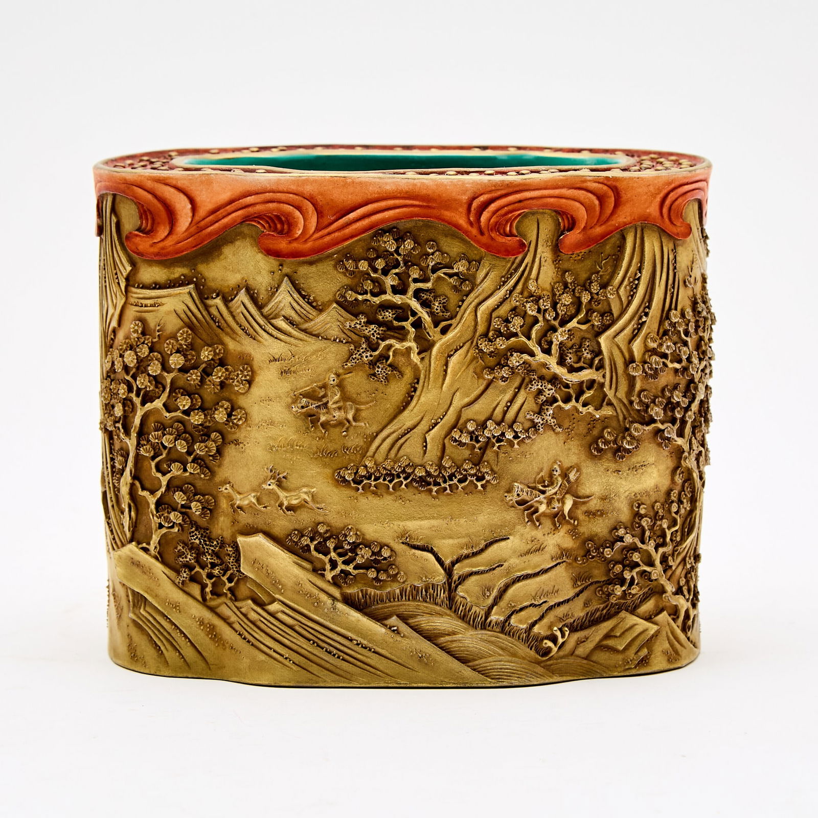 A Chinese Gold-Ground Quatrefoil Molded Porcelain Brush Pot Impressed Daoguang Mark, 20th century (1 of 5)