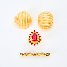 Group of Gold Jewelry and Gilt-Metal and Glass Stone Ring