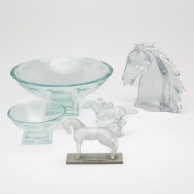 Two Stephen Schlanser Graduated Etched Glass Horse-Themed Footed Center Bowls