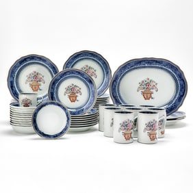 Mottahedeh Porcelain "Winterthur Mandarin Bouquet" Dinner Service