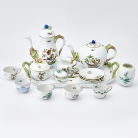 Herend Hand-Painted Porcelain "Rothschild Bird" Pattern Partial Coffee and Tea Service