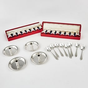 Set of Sixteen Cartier Sterling Silver Individual Salt and Pepper Shakers