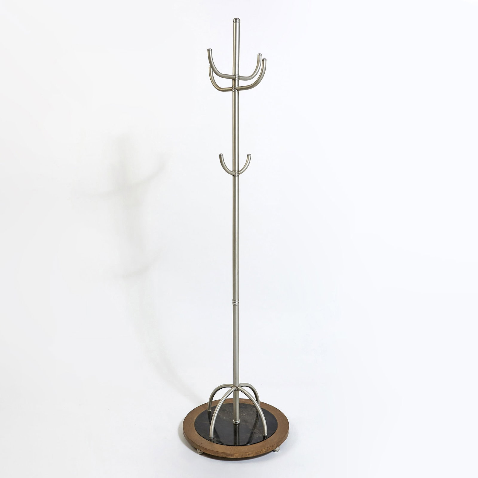 Warren McArthur for Warren McArthur Furniture Co. Tubular Aluminum, Bakelite and Wood Coat Rack (1 of 6)