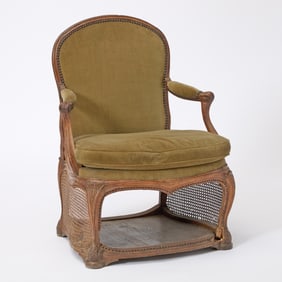 Louis XV Walnut Niche de Chien