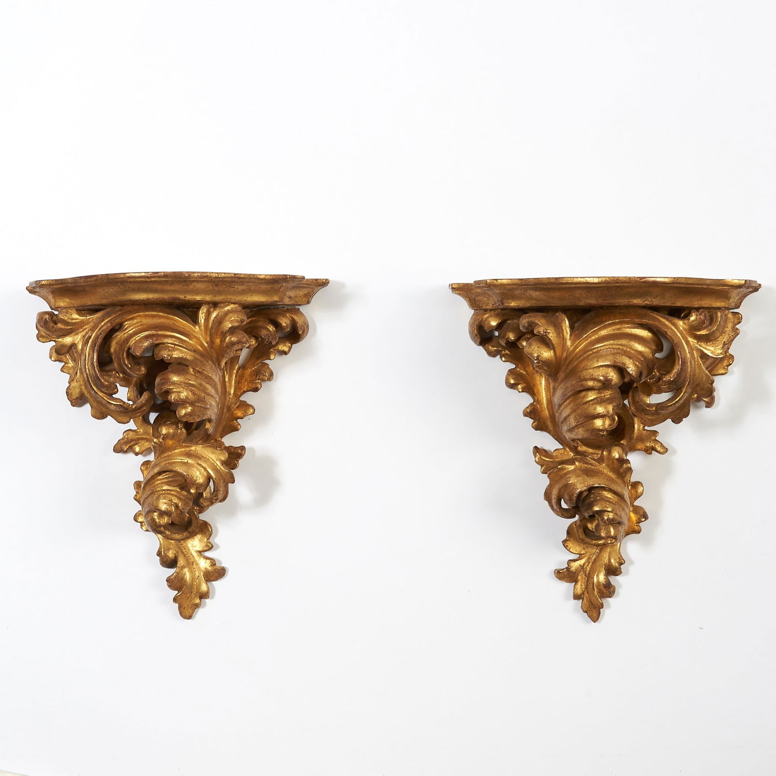 Pair of Italian Rococo Style Carved Giltwood Brackets (1 of 3)