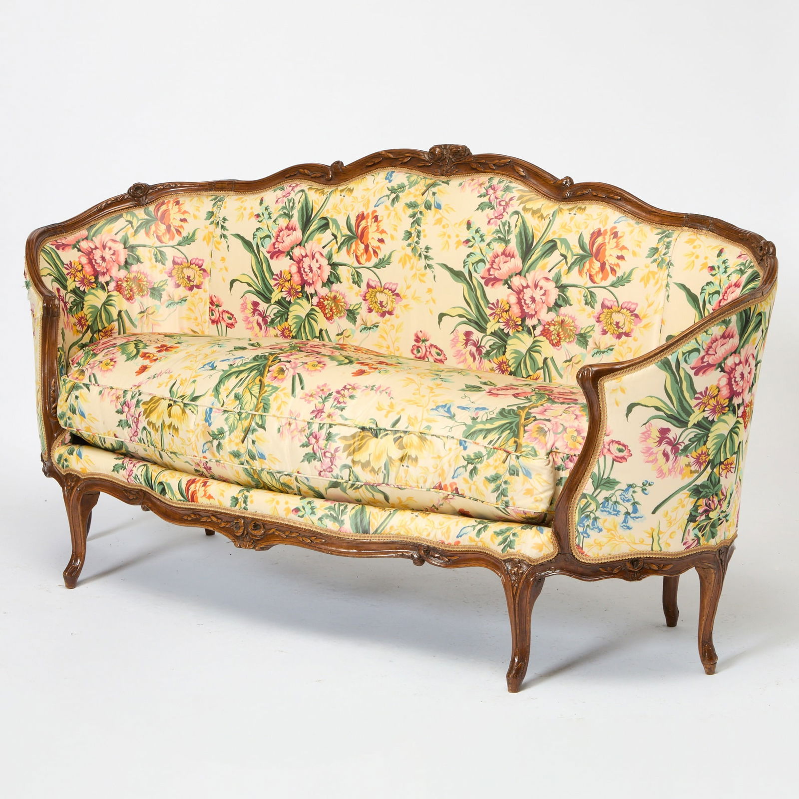 Louis XV Carved Walnut Canapé en Corbeille (1 of 5)