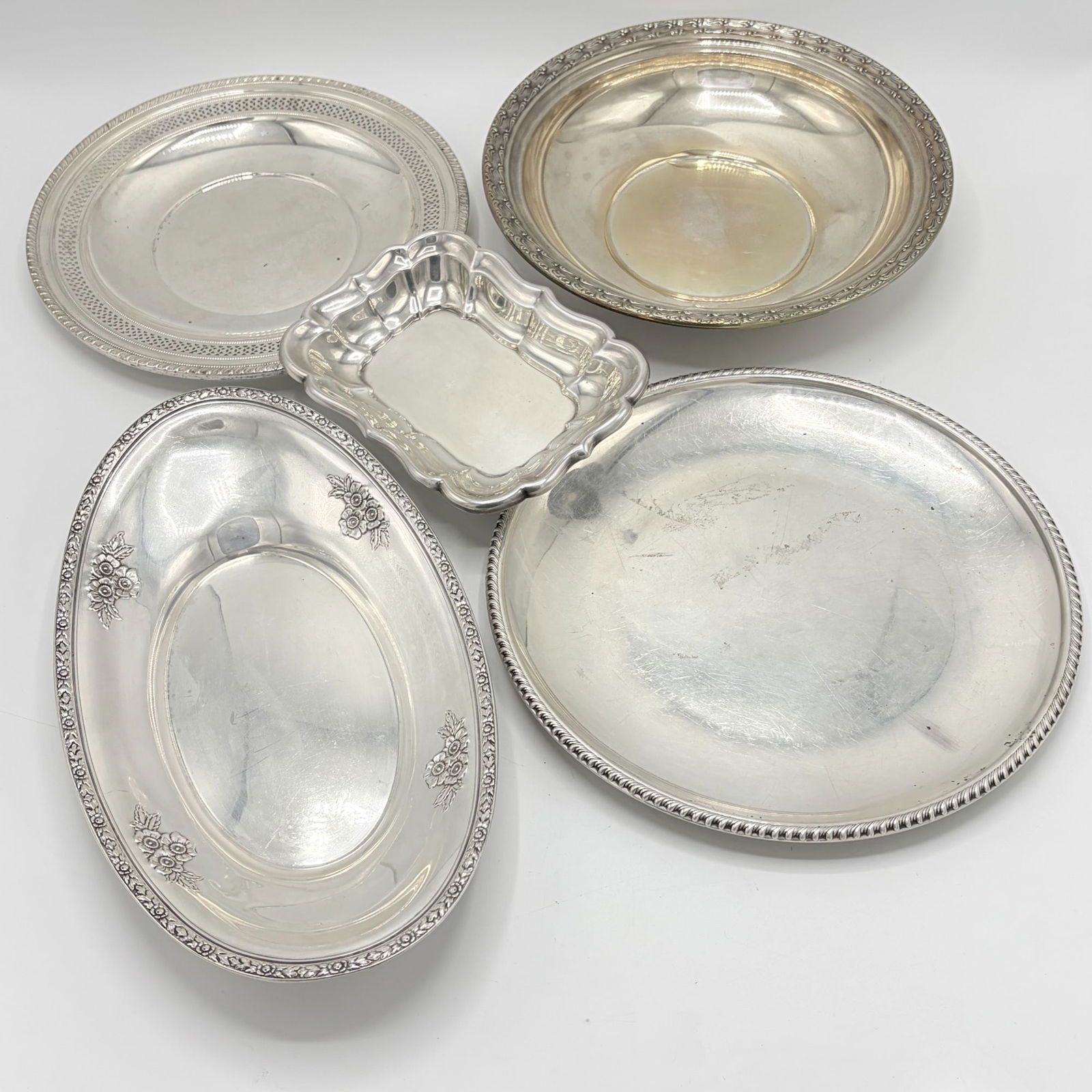 Five American Sterling Silver Serving Pieces (1 of 11)