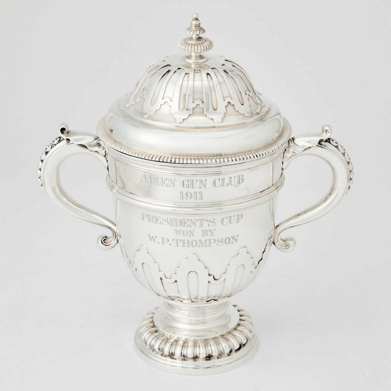 Edward VII Britannia Standard Silver Gun Club Trophy Cup and Cover (1 of 5)