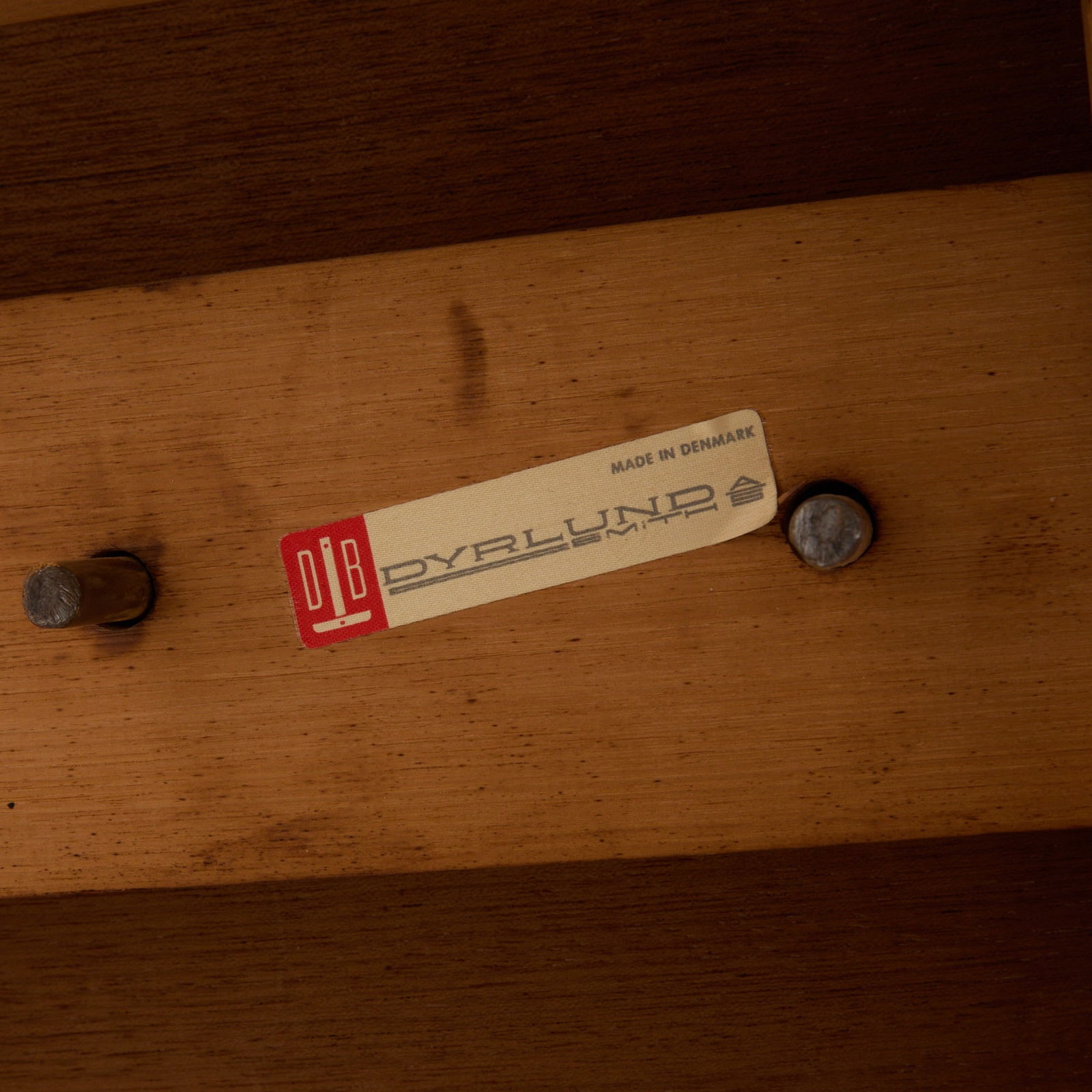 Walnut Circular Expanding Dining Table - 5