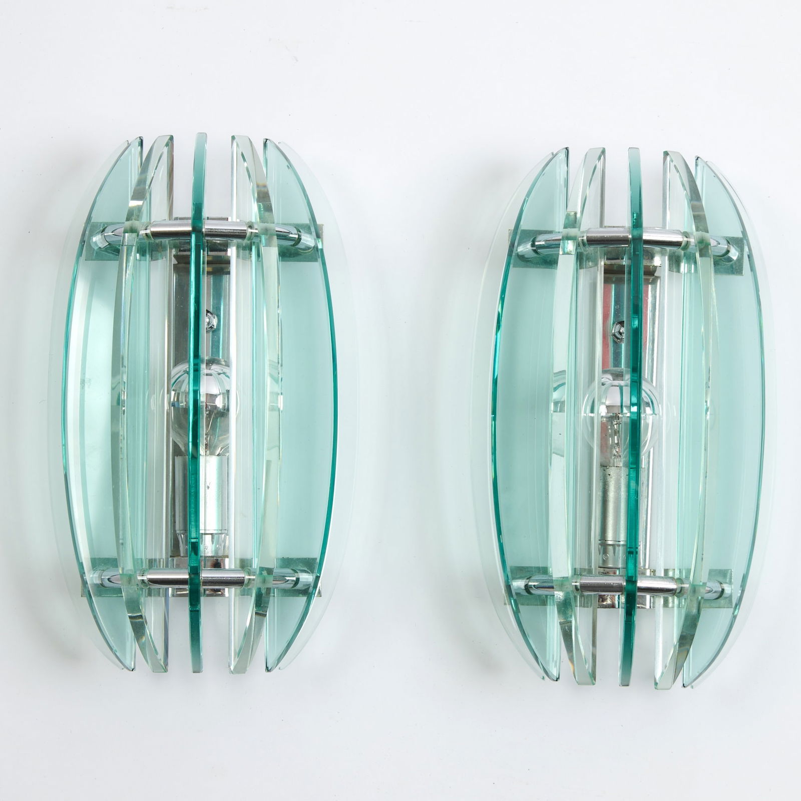 Pair of Fontana Arte Style Chromed Metal and Glass Single-Light Sconces (1 of 3)