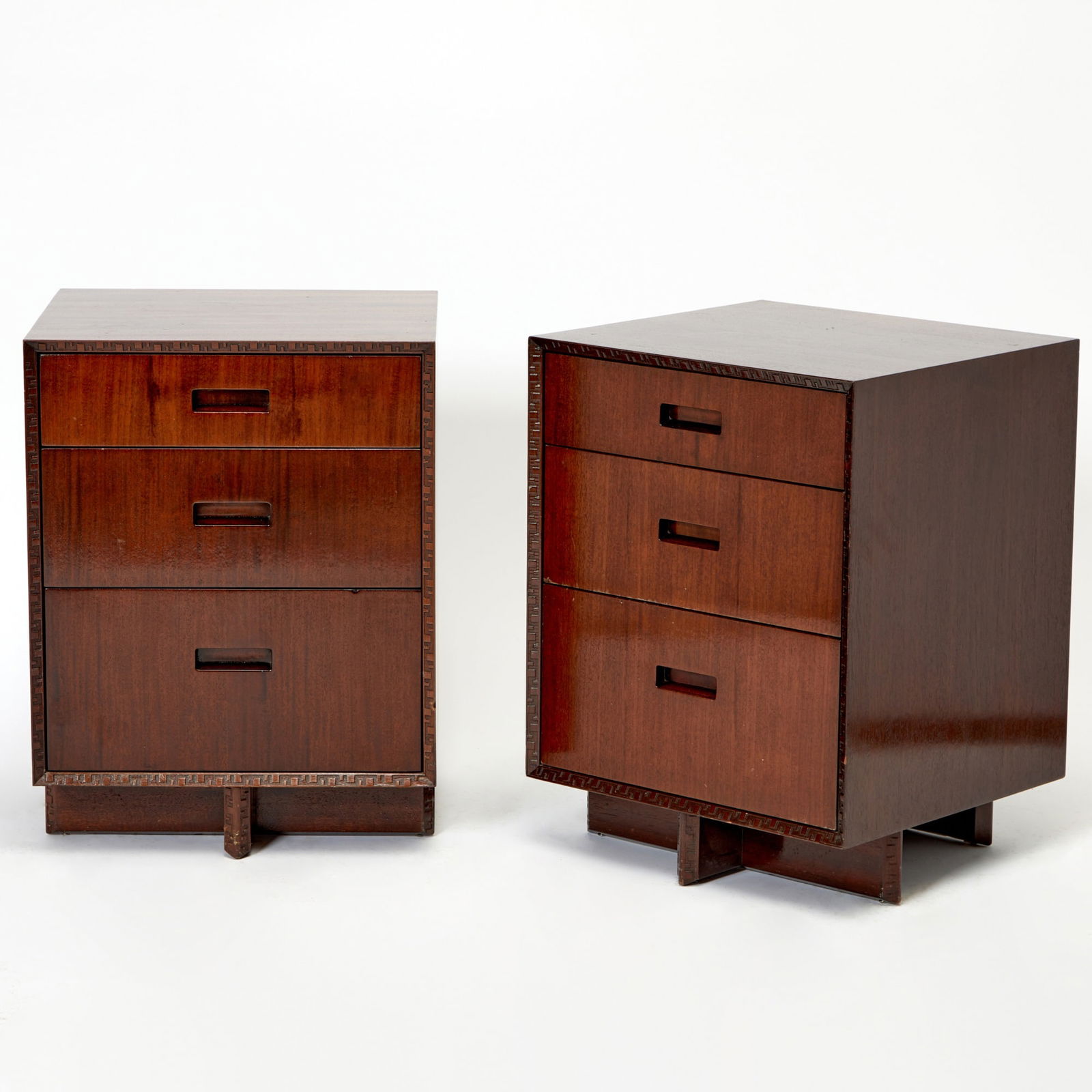 Pair of Frank Lloyd Wright Mahogany "Taliesan" Bedside Chests of Drawers (1 of 6)