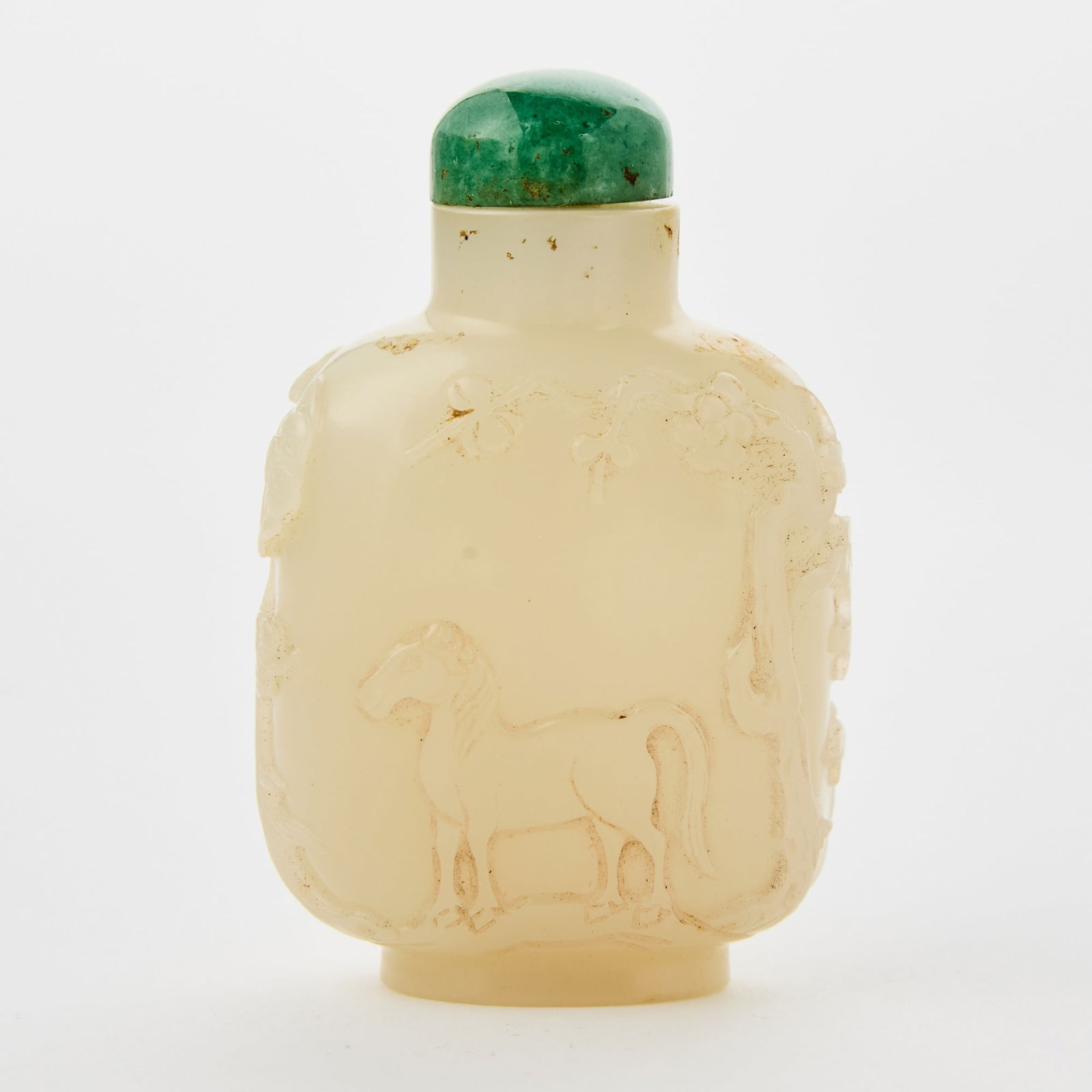 A Chinese White Jade Snuff Bottle Qing Dynasty (1 of 4)