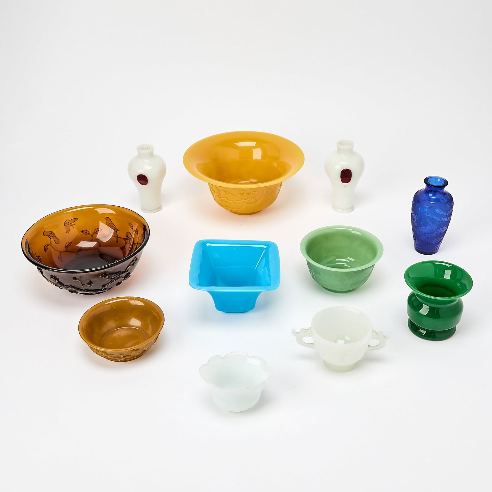 A Group of Chinese Peking Glass Articles 19th Century (1 of 20)