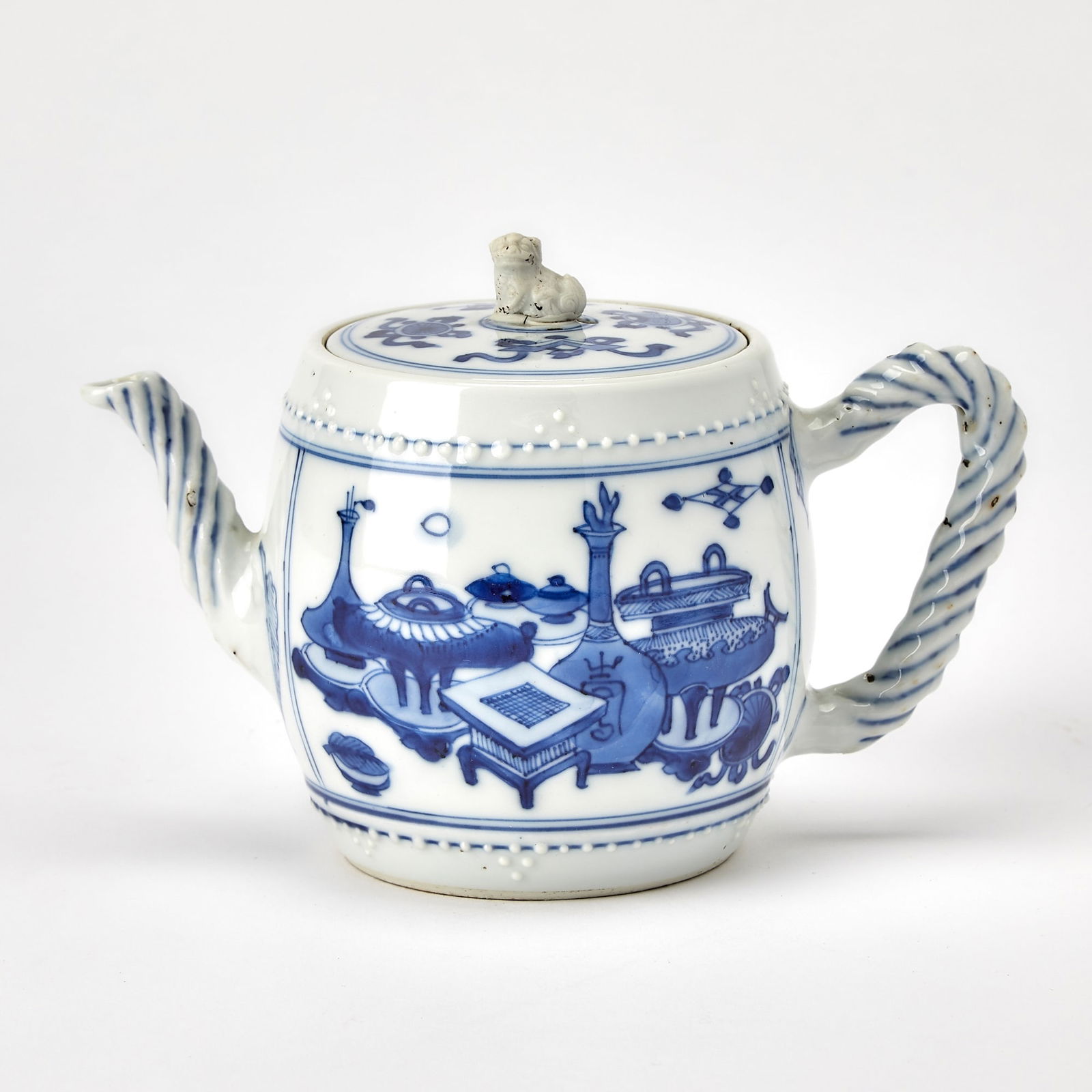 A Good Chinese Blue and White Porcelain Barrel-Form Teapot Kangxi Period (1 of 7)