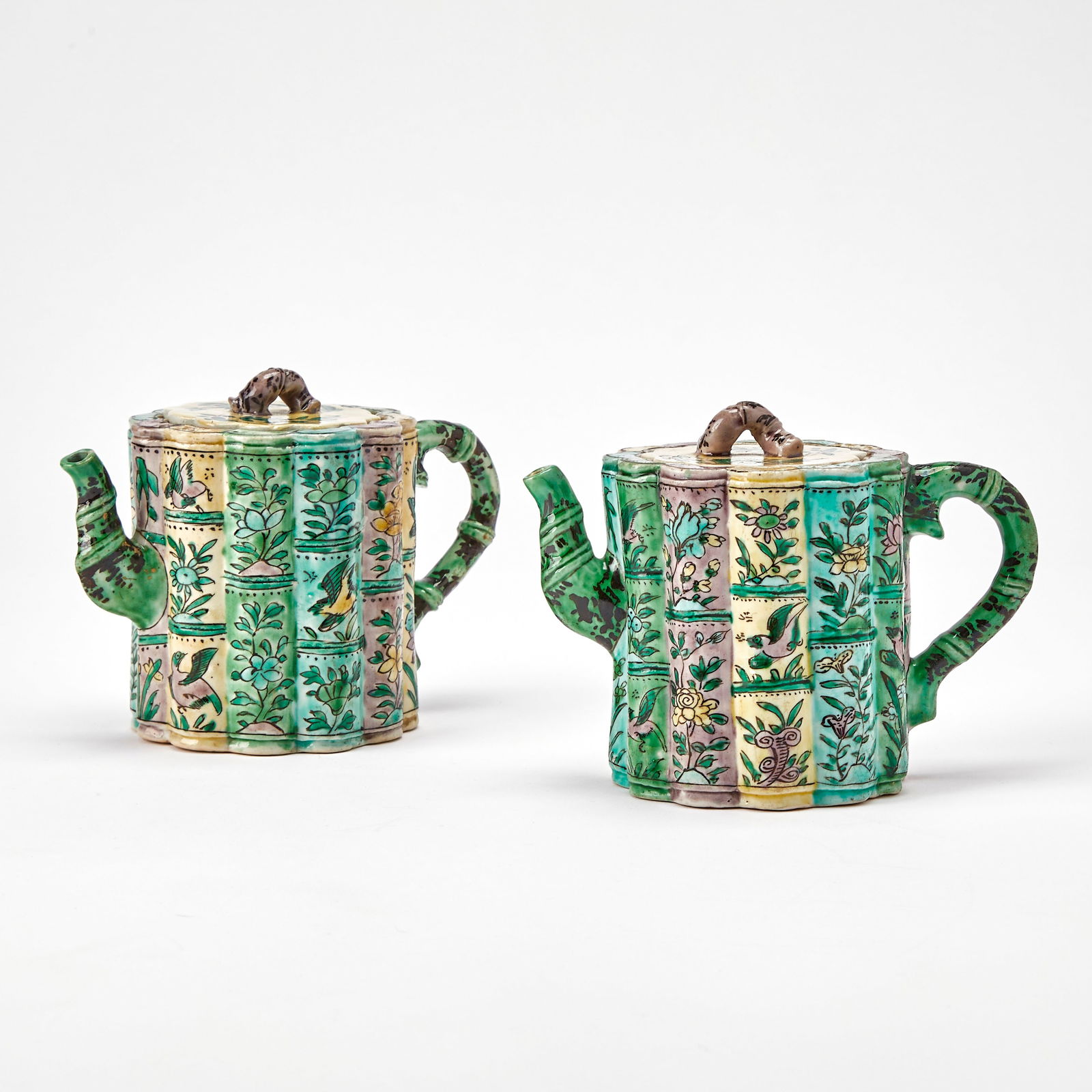 A Pair of Chinese Famille Verte Porcelain Teapots Kangxi Period (1 of 6)