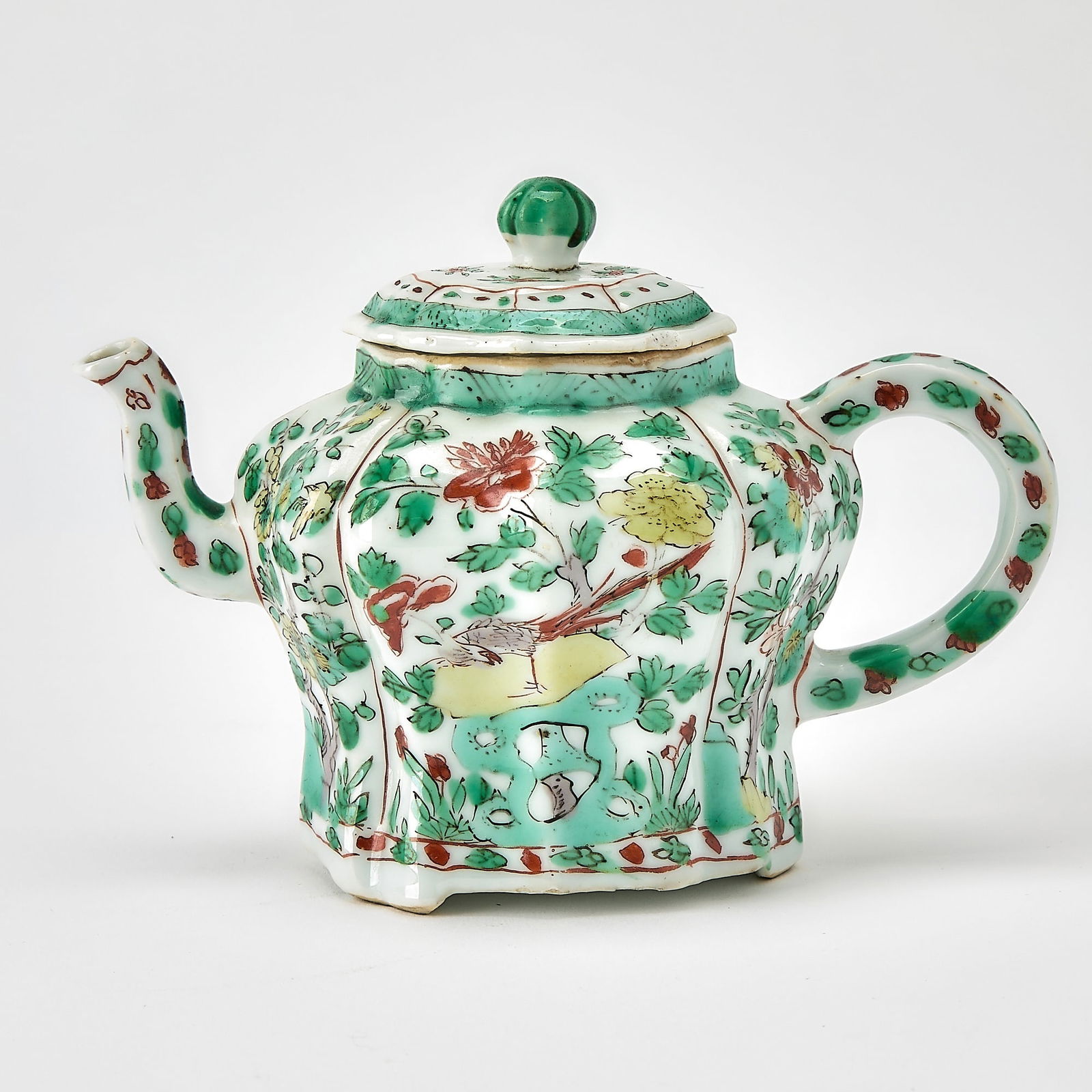 A Chinese Famille Verte Porcelain Teapot Kangxi Period (1 of 7)