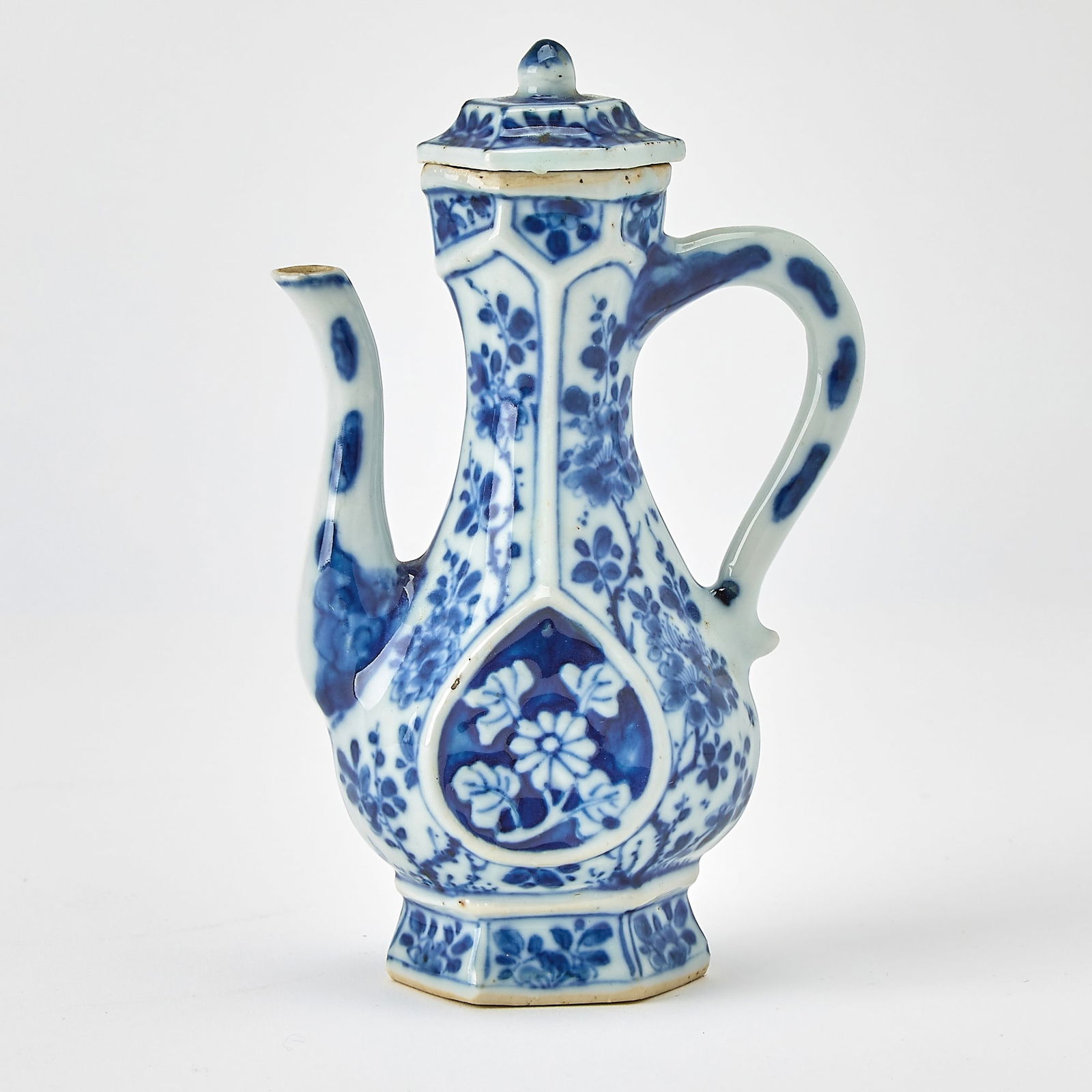 A Chinese Blue and White Porcelain Wine Ewer and Cover Kangxi Period (1 of 8)