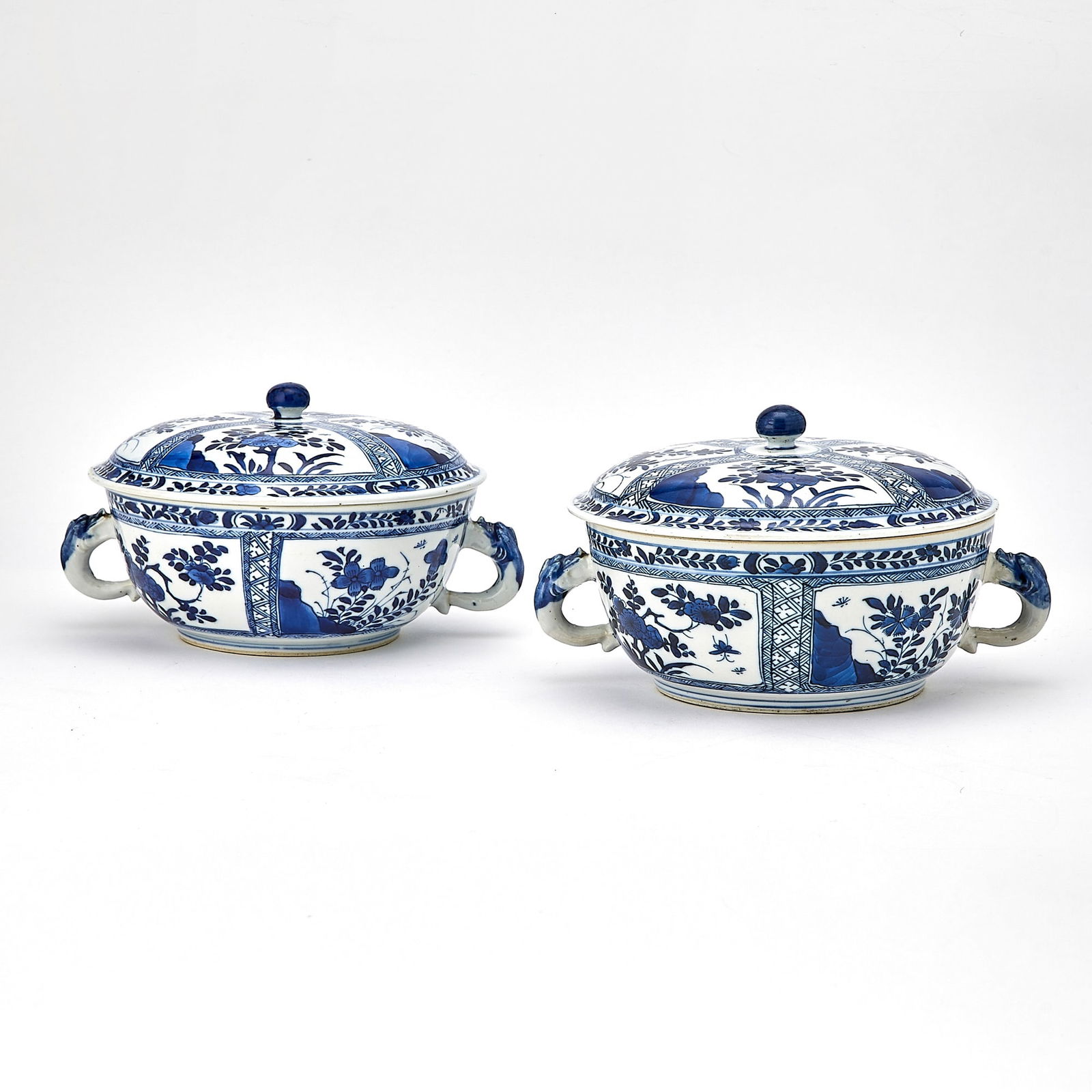 A Pair of Chinese Blue and White Porcelain Covered Bowls Kangxi Period (1 of 6)