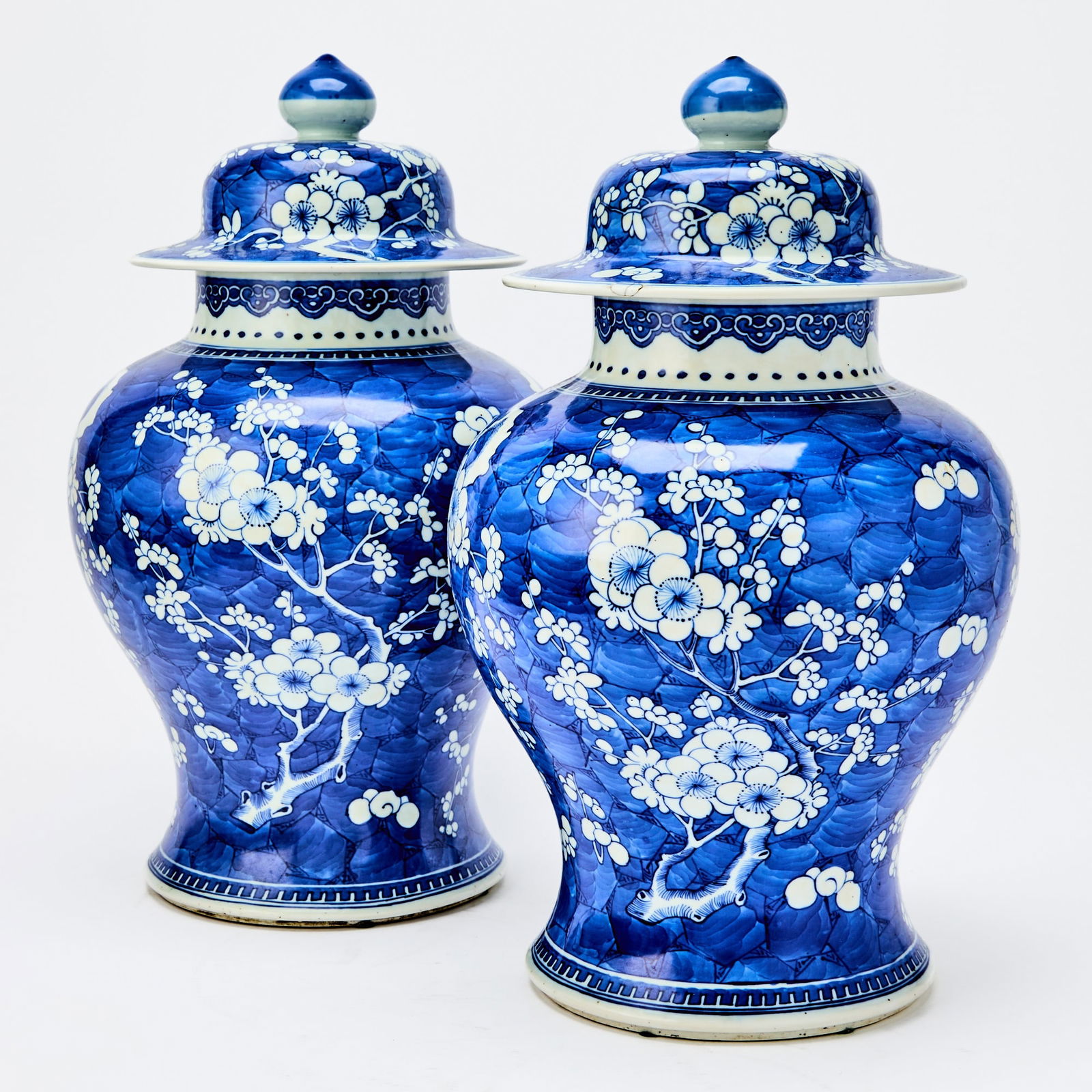 A Pair of Chinese Blue and White Porcelain Baluster Jars and Covers Kangxi Period (1 of 5)