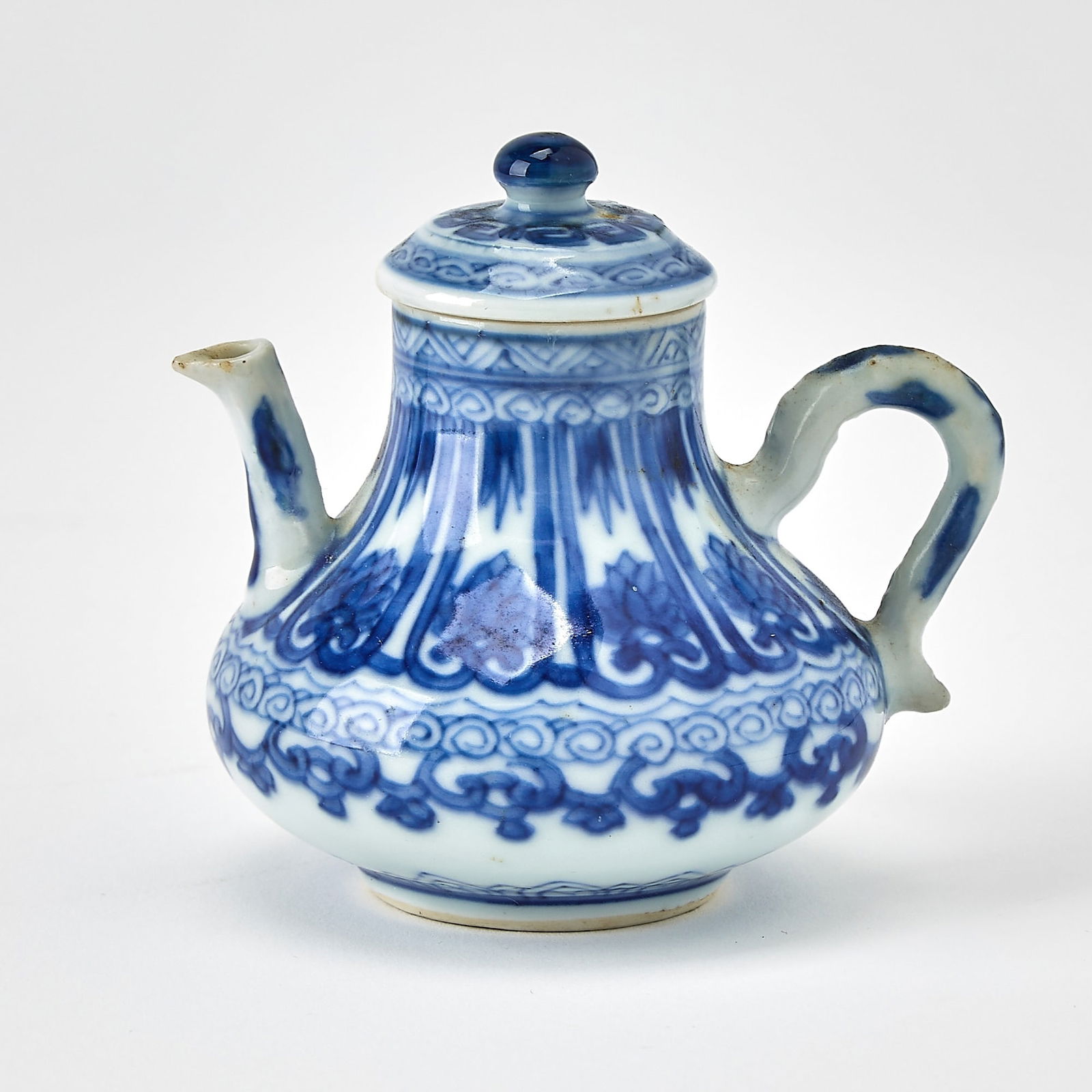 A Chinese Blue and White Porcelain Miniature Teapot Kangxi Period (1 of 8)