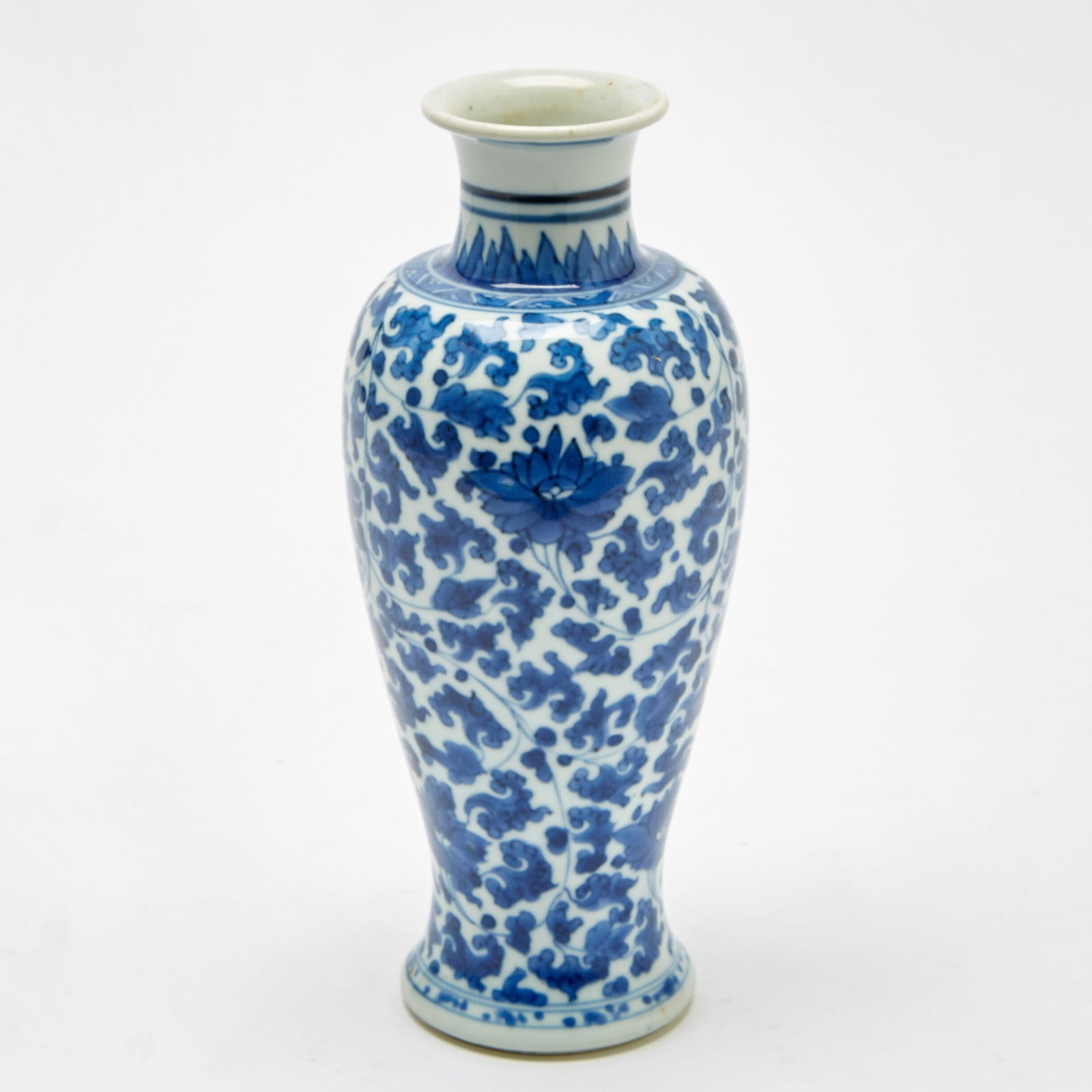 A Chinese Blue and White Porcelain Vase Chenghua Mark, Kangxi Period (1 of 4)