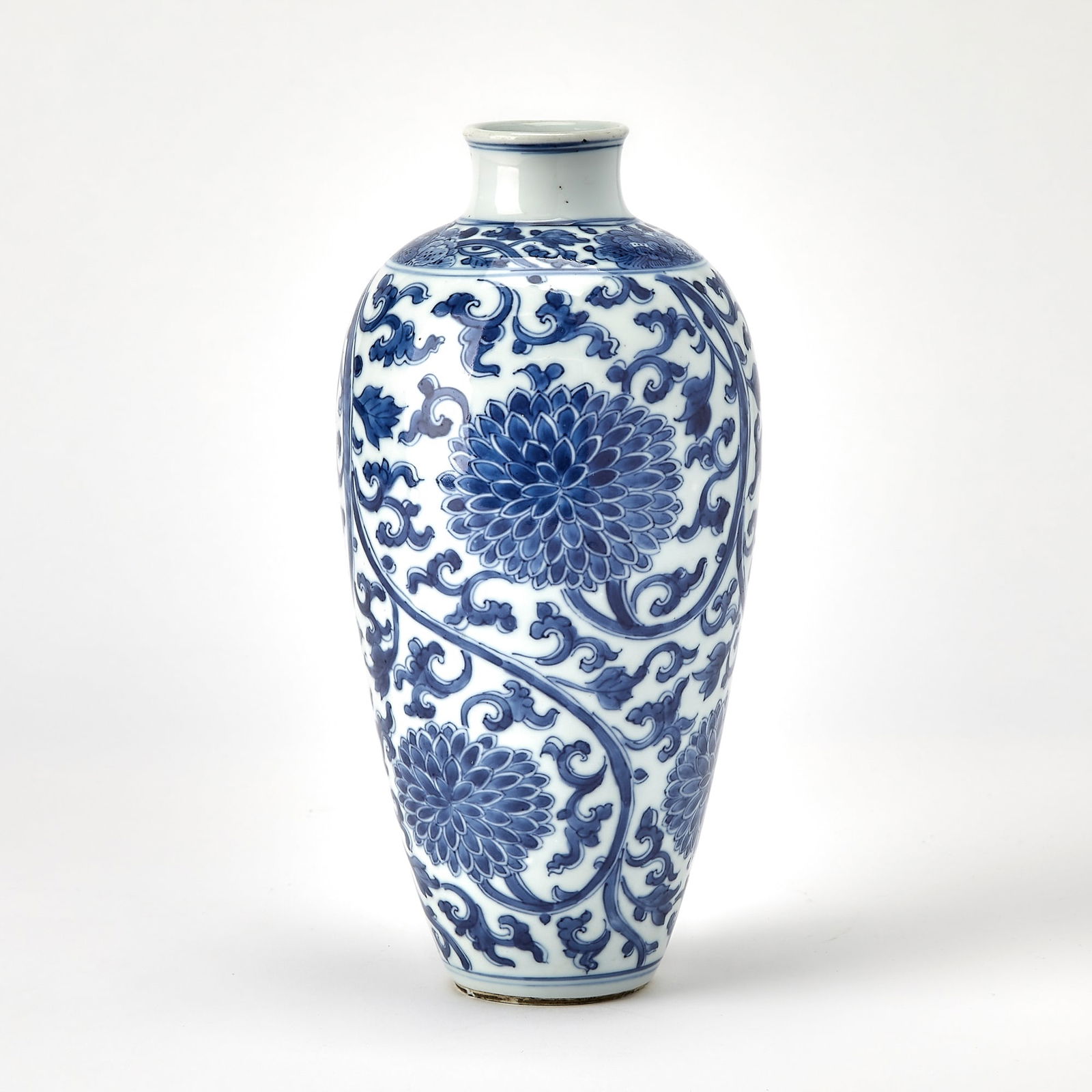 A Chinese Blue and White Porcelain Vase Xuande Mark, Kangxi Period (1 of 5)