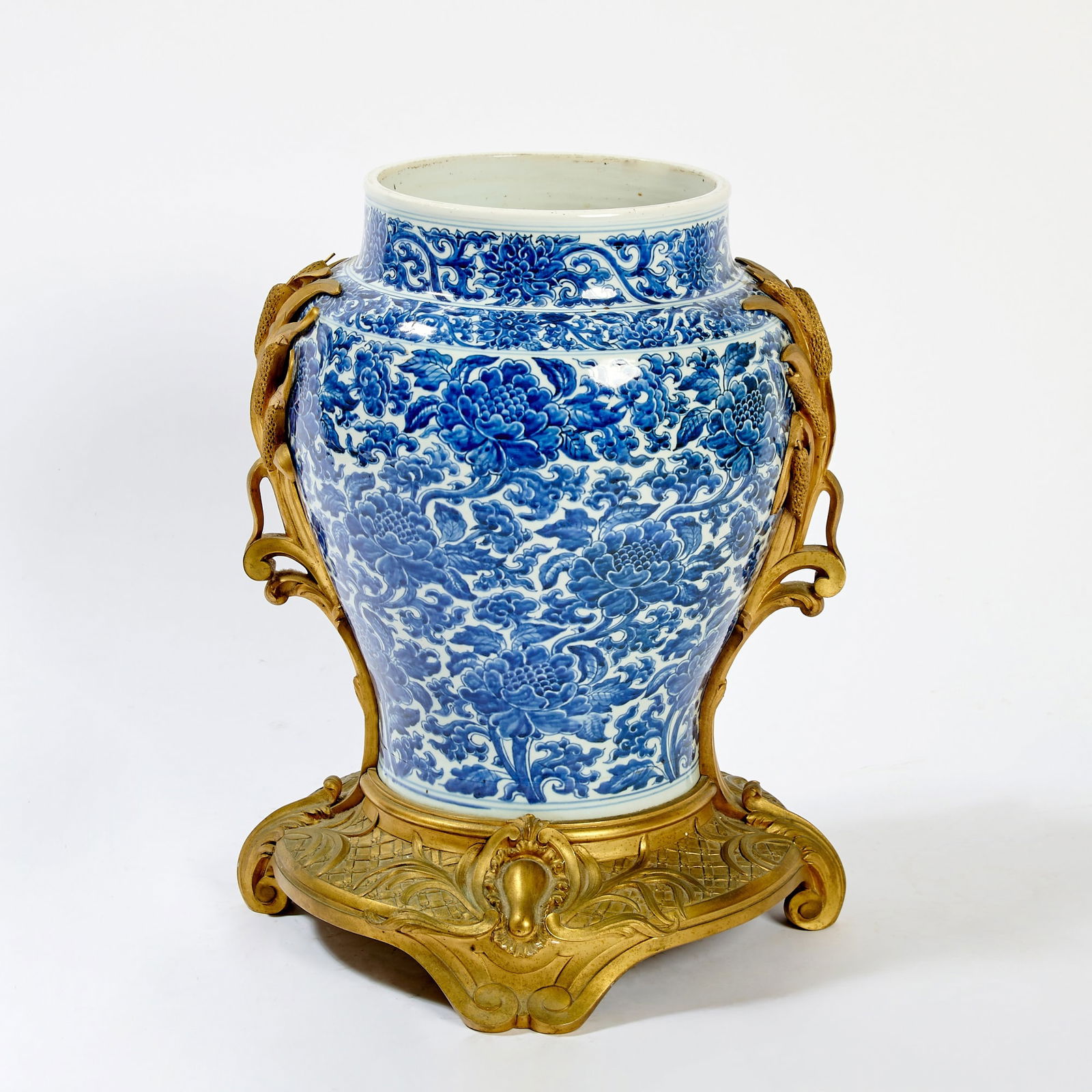A Large Chinese Blue and White Porcelain Baluster Jar with French Gilt Bronze Mounts Porcelain Late (1 of 6)