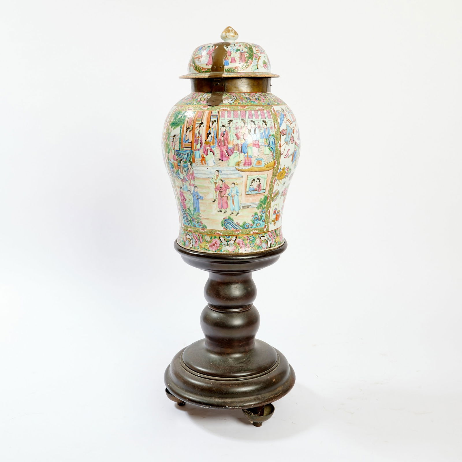A Chinese Export Rose Mandarin Porcelain Baluster Jar and Cover Early 19th Century (1 of 6)
