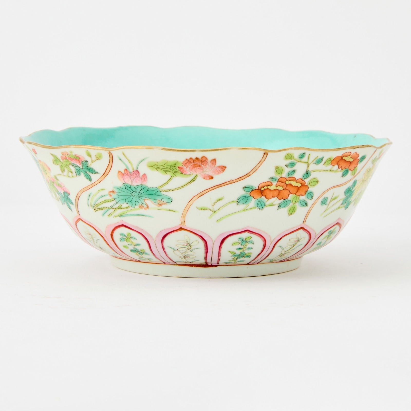 A Fine Chinese Famille Rose Porcelain Bowl Jiaqing Seal Mark and of the Period (1 of 4)