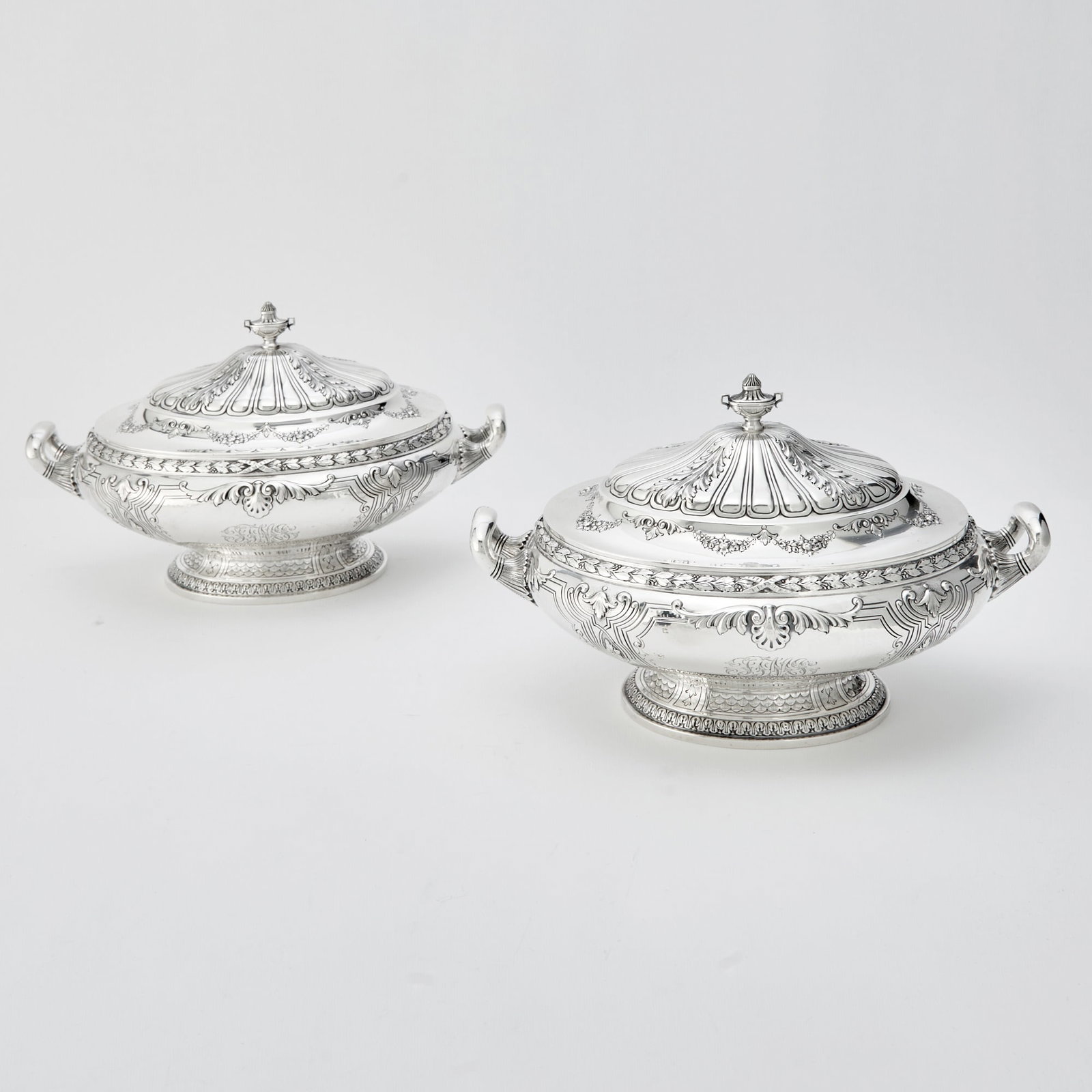 Pair of Black Starr & Frost Sterling Silver Covered Tureens (1 of 4)
