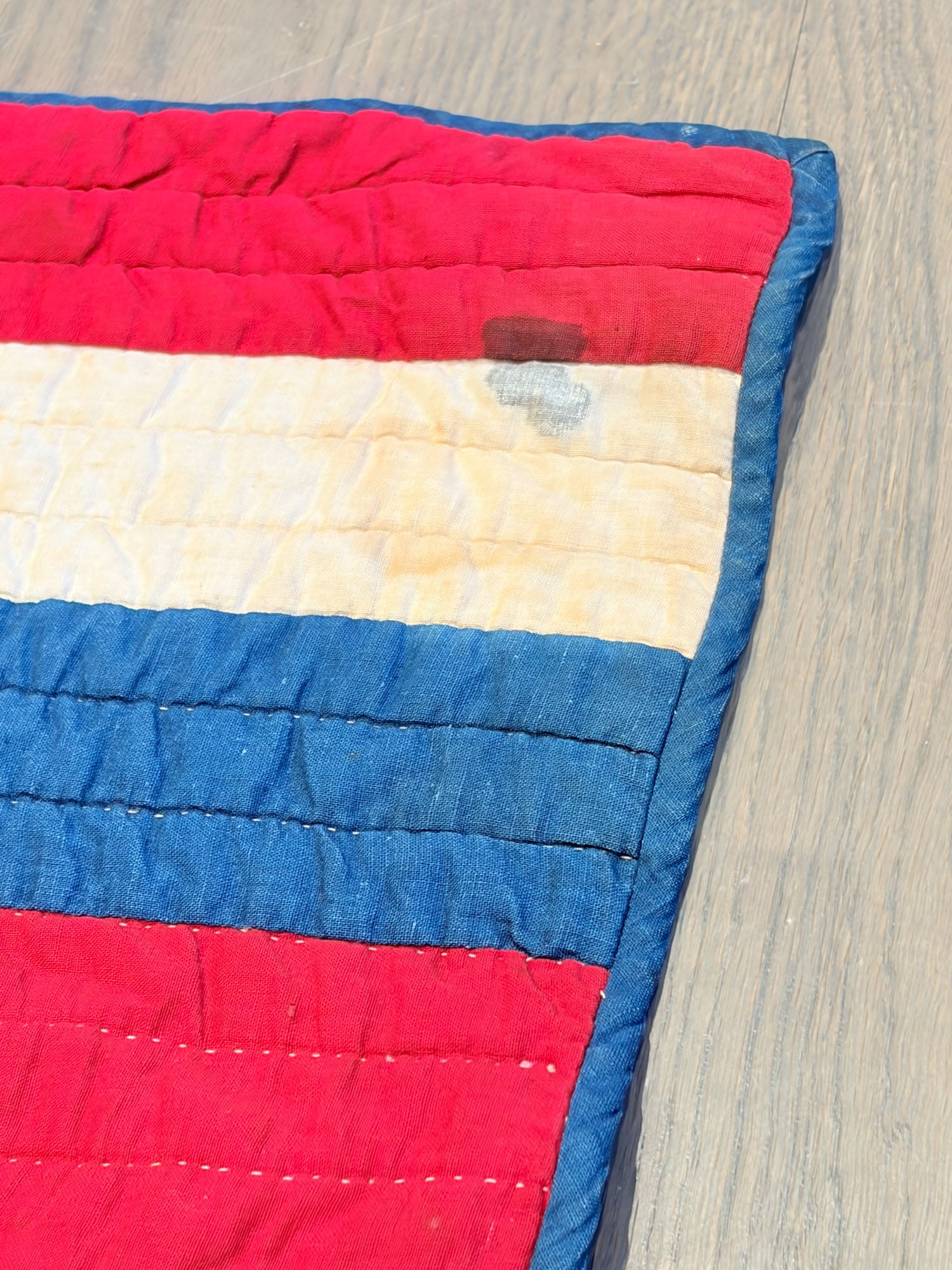 Pieced and Appliqued Cotton Hawai'ian Pre-Statehood Flag Quilt - 10
