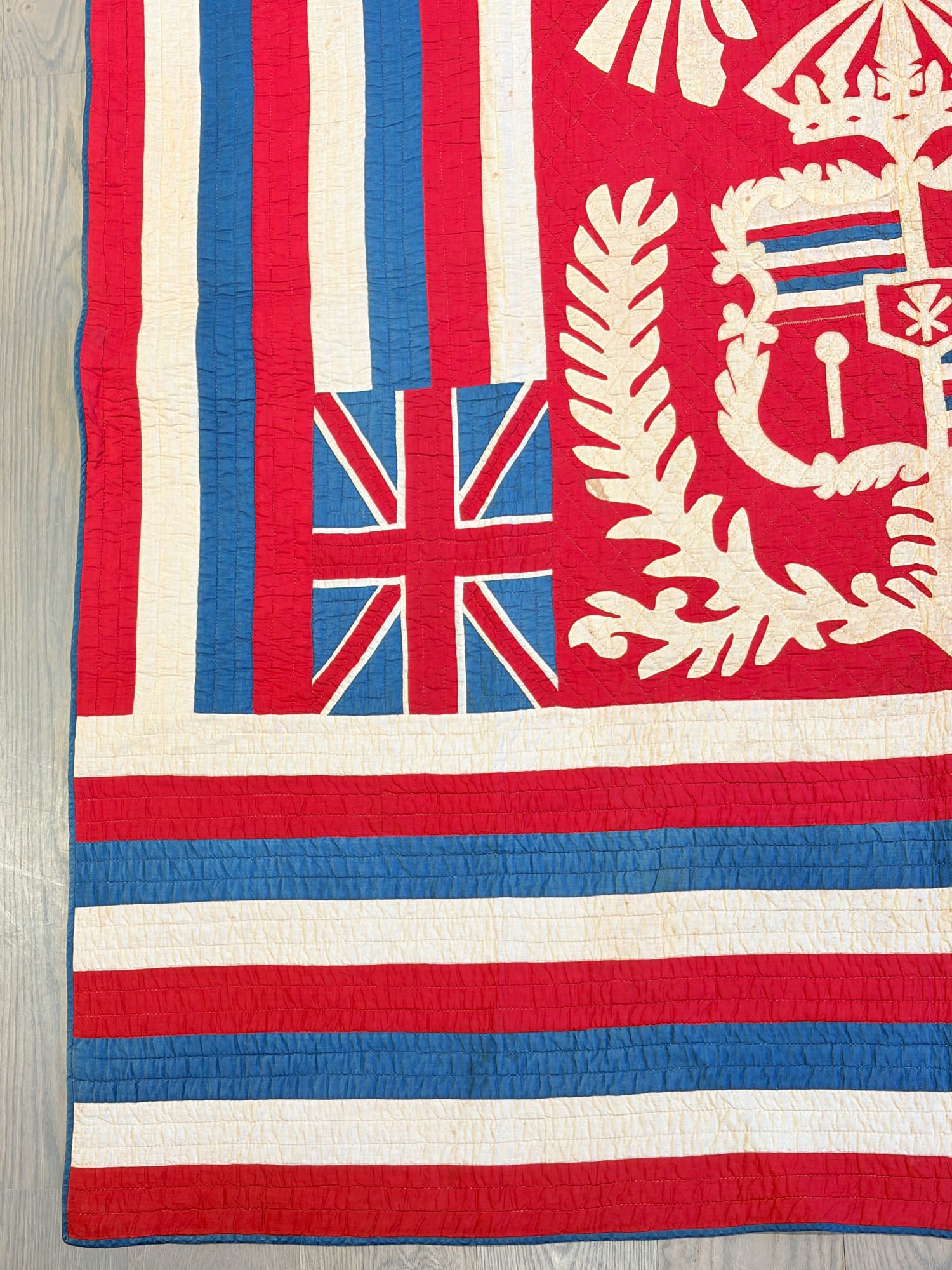 Pieced and Appliqued Cotton Hawai'ian Pre-Statehood Flag Quilt - 3
