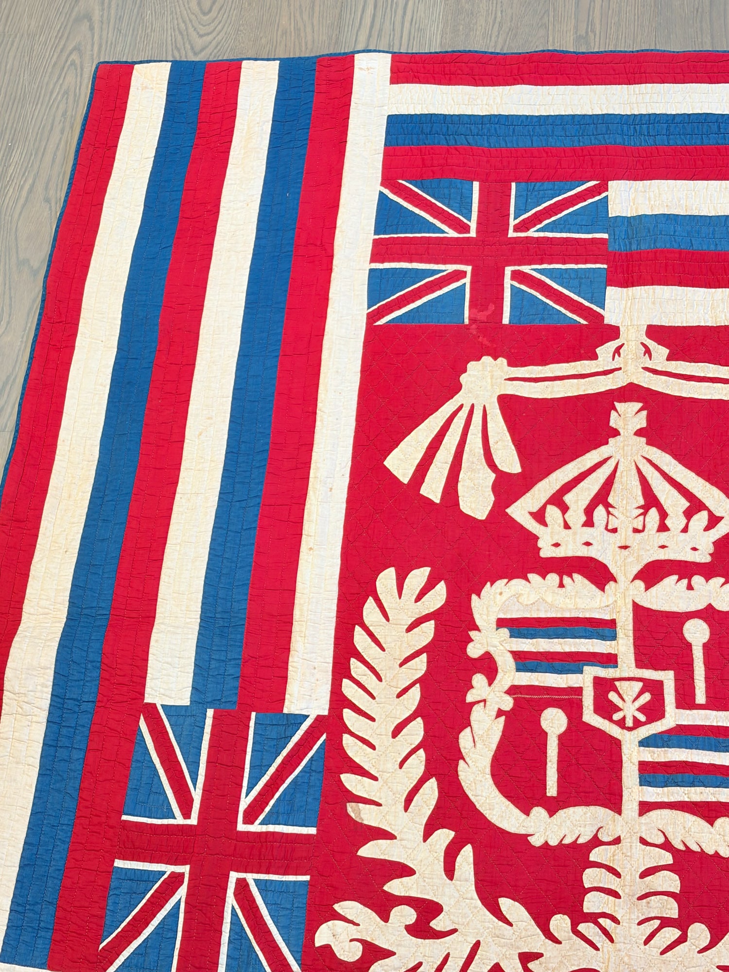 Pieced and Appliqued Cotton Hawai'ian Pre-Statehood Flag Quilt - 4