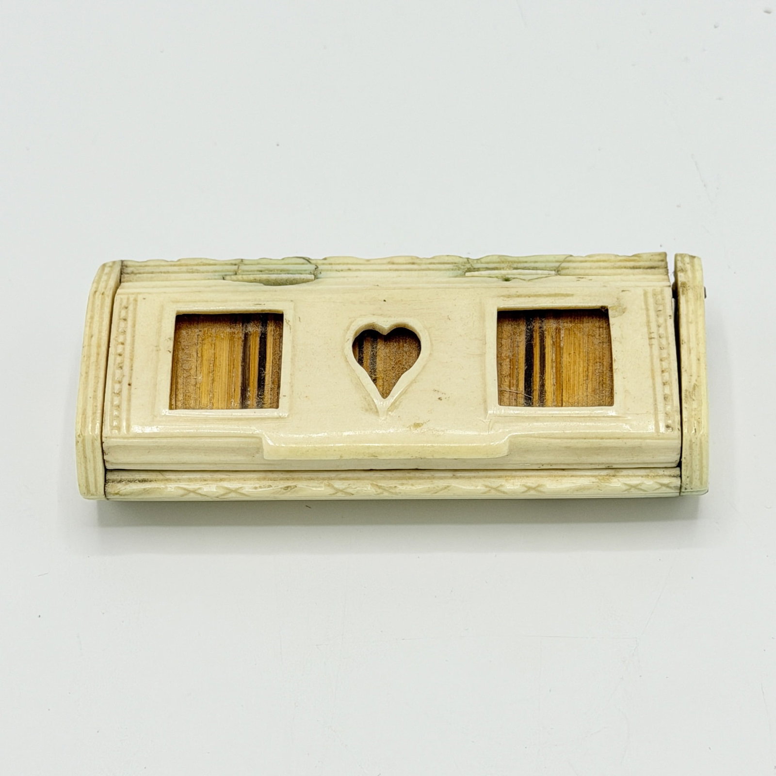 Bone Snuff Box and Spoon - 3