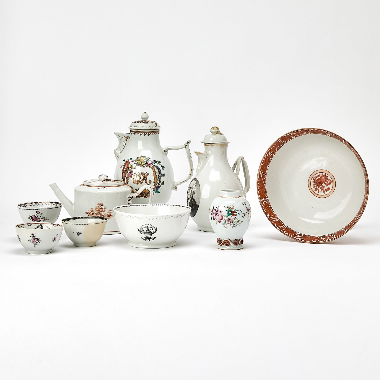 Group of Chinese Export Porcelain Tablewares (1 of 10)