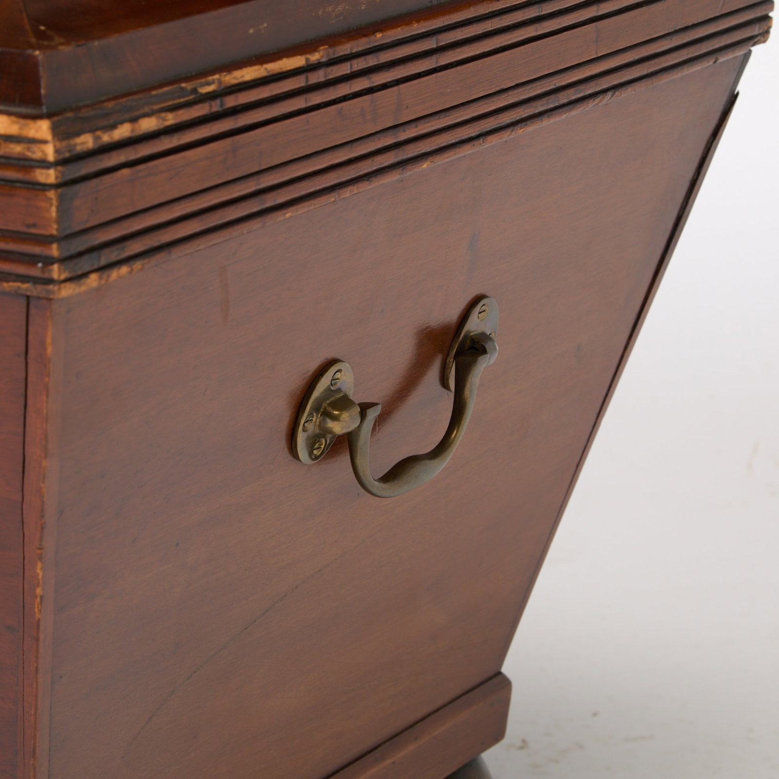 Classical Figured Mahogany Cellarette - 2