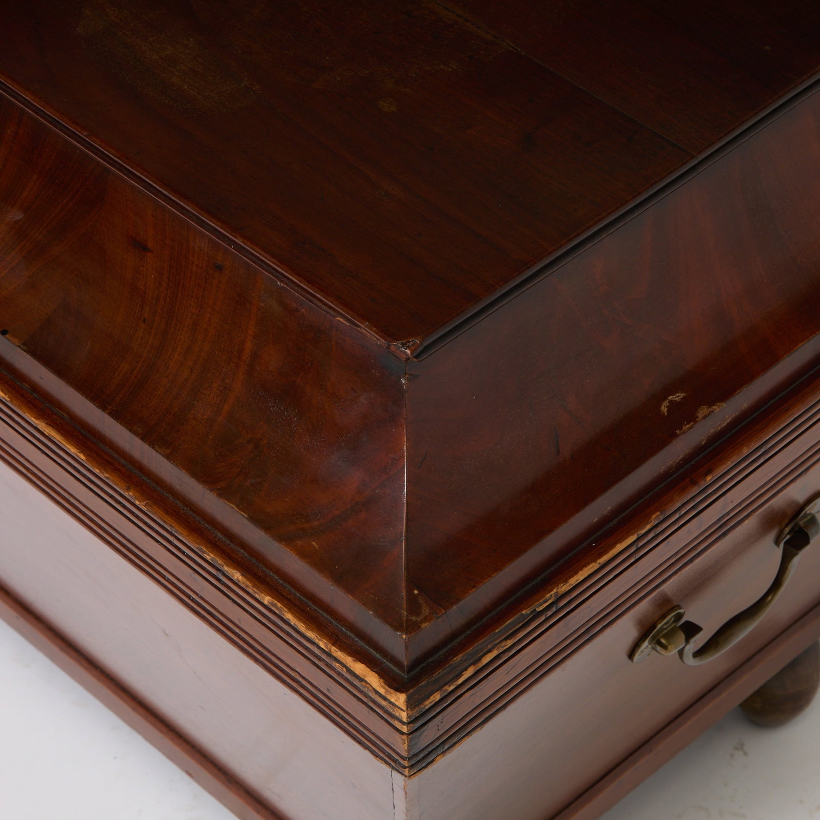 Classical Figured Mahogany Cellarette - 3