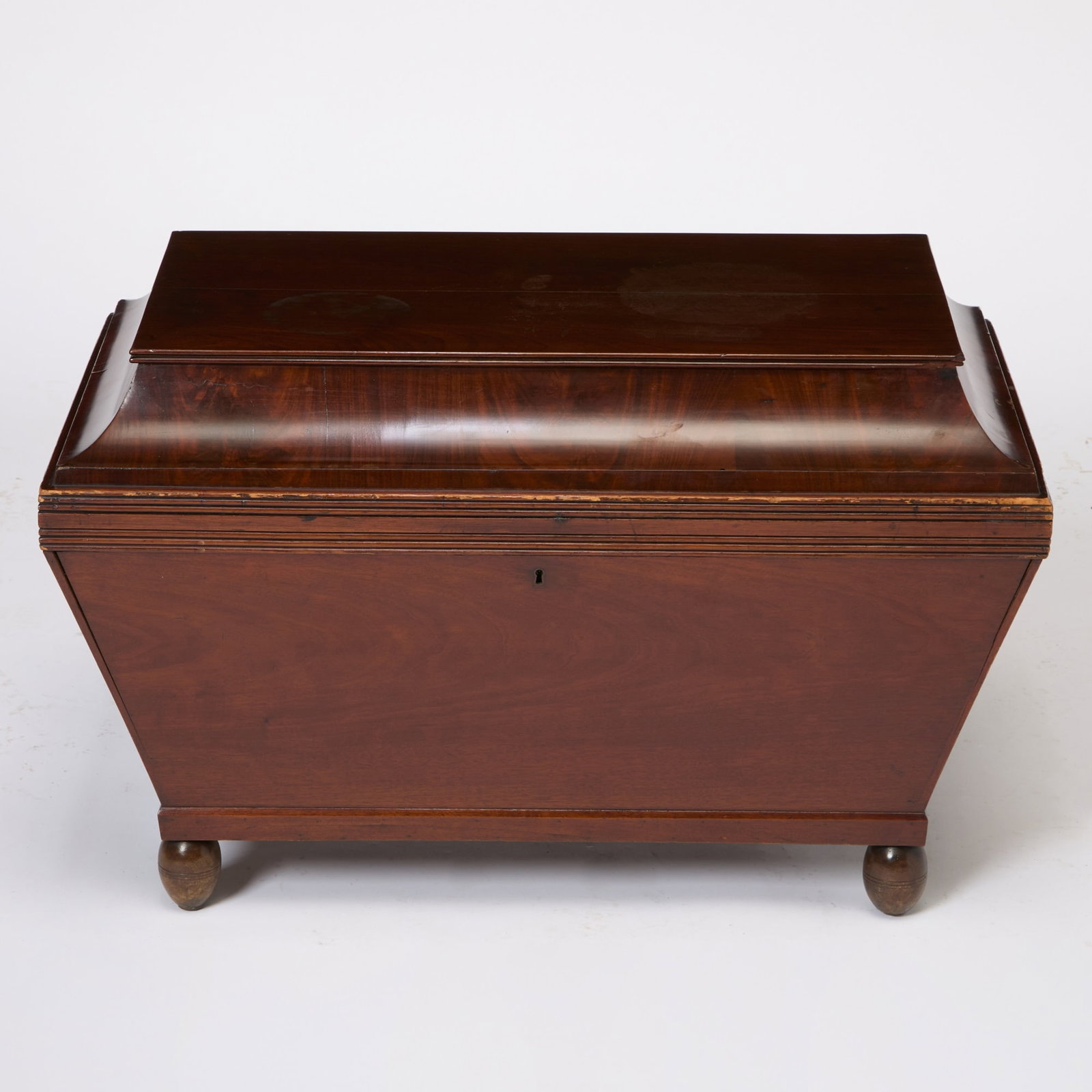 Classical Figured Mahogany Cellarette - 5