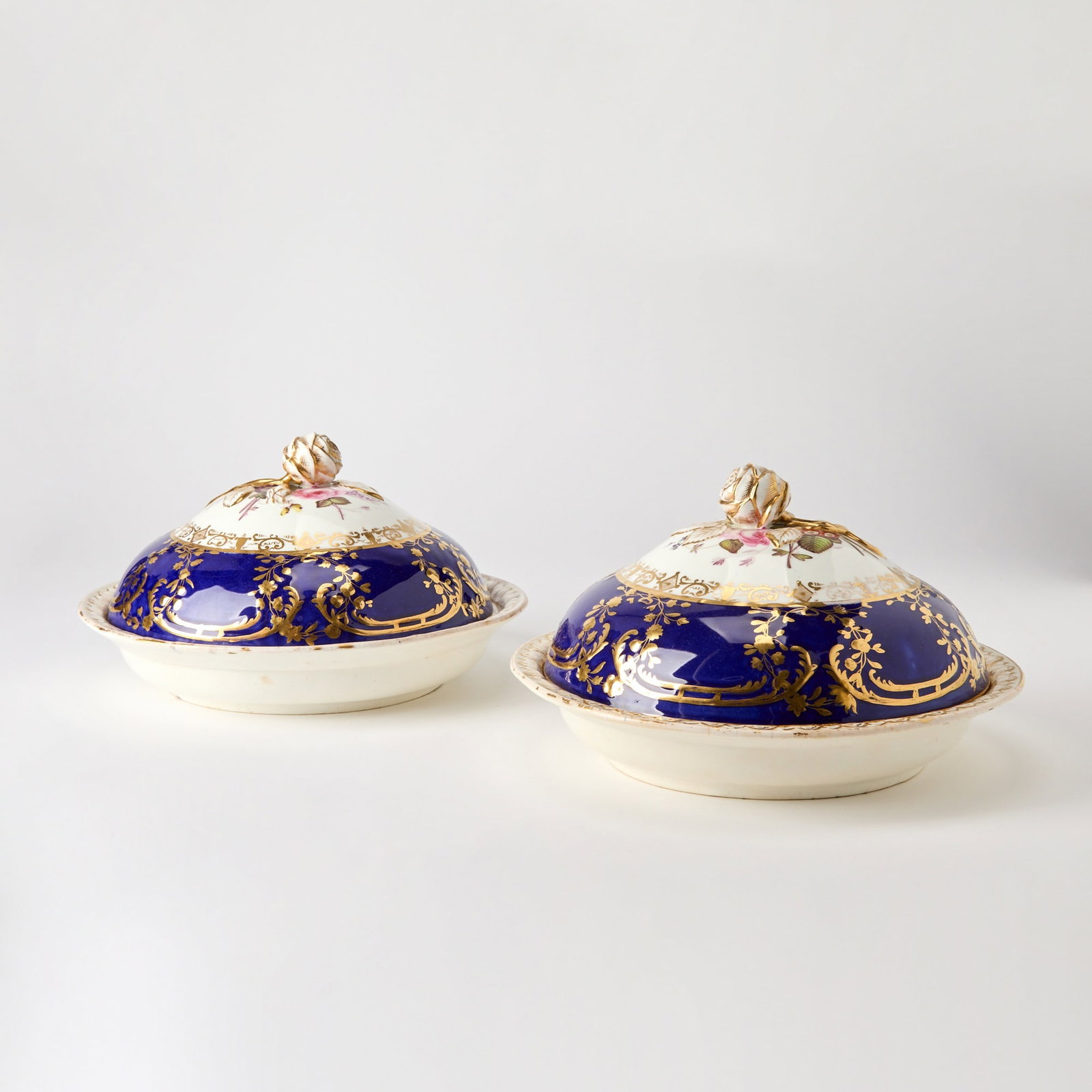 Pair of English Porcelain Blue-Ground Vegetable Dishes and Covers (1 of 6)