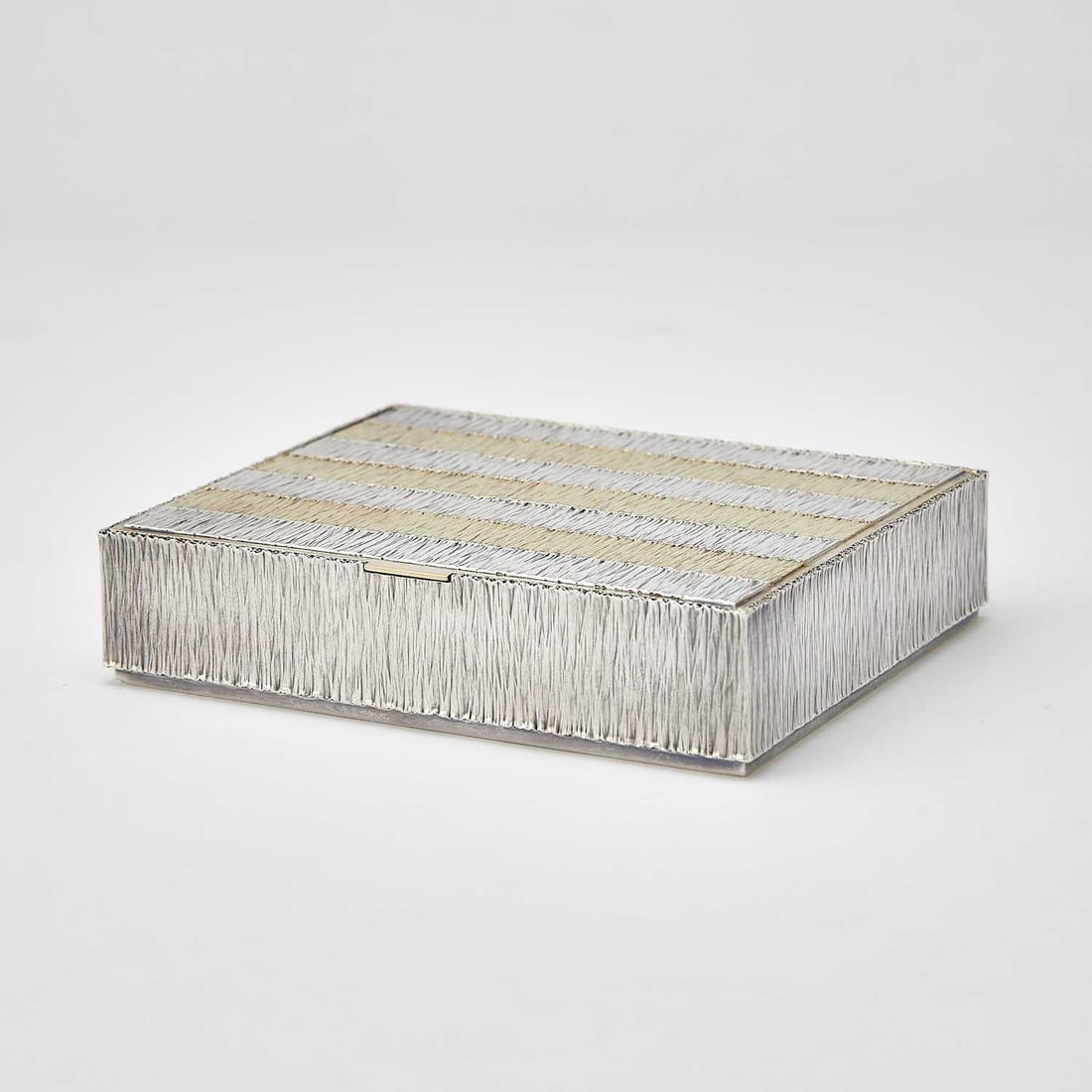 Elizabeth II Sterling Silver Jewelry Box (1 of 7)
