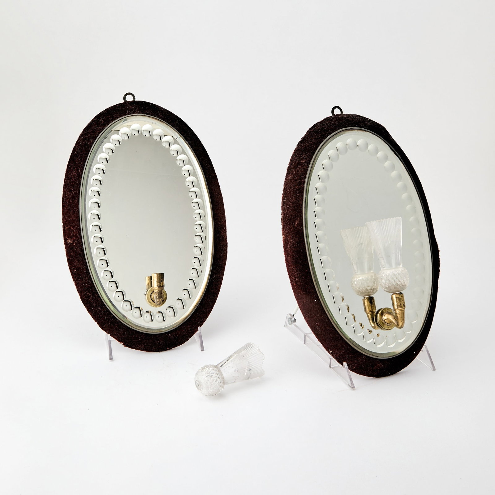 Pair of Brass and Cut-Glass Mirror-Back Single-Light Sconces (1 of 5)