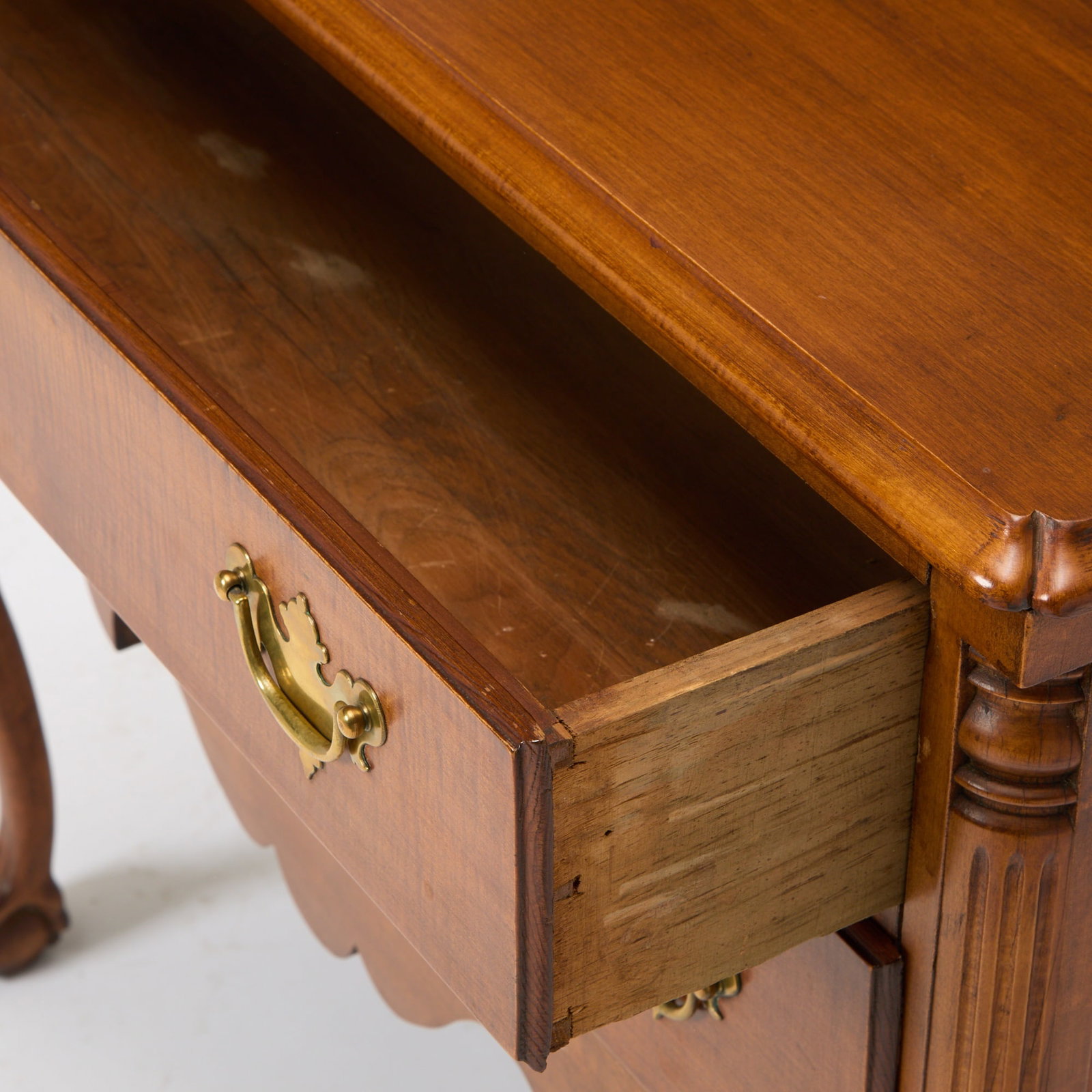 Chippendale Style Tiger Maple Dressing Table - 2