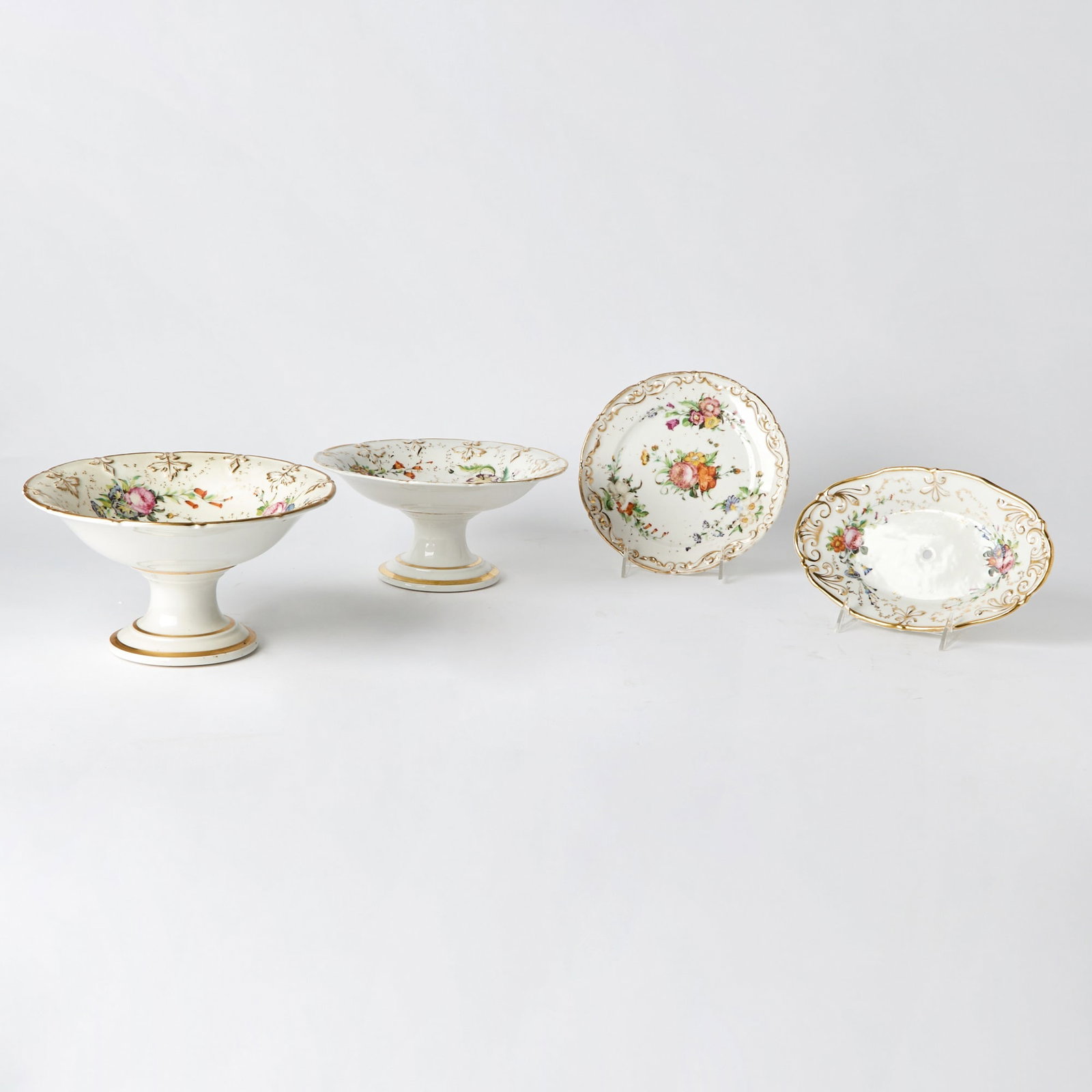 Two Pairs of English Porcelain Dessert Stands (1 of 10)